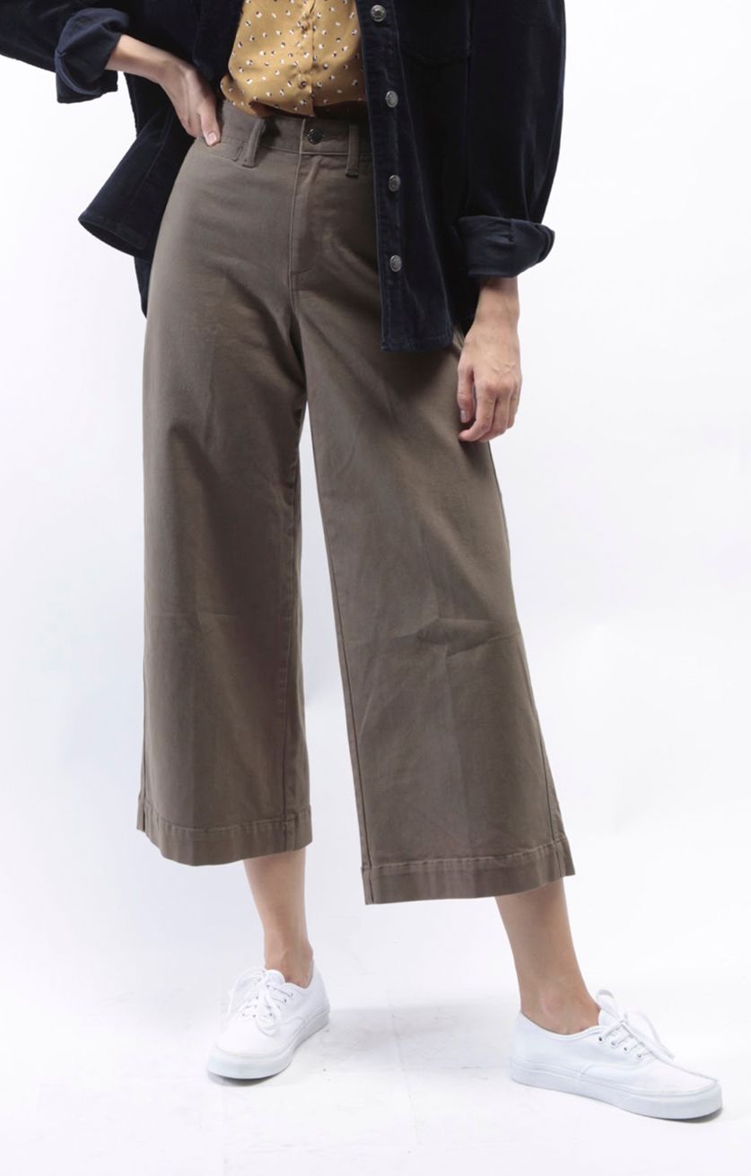 Oat High-Rise Wide Leg Crop Pant