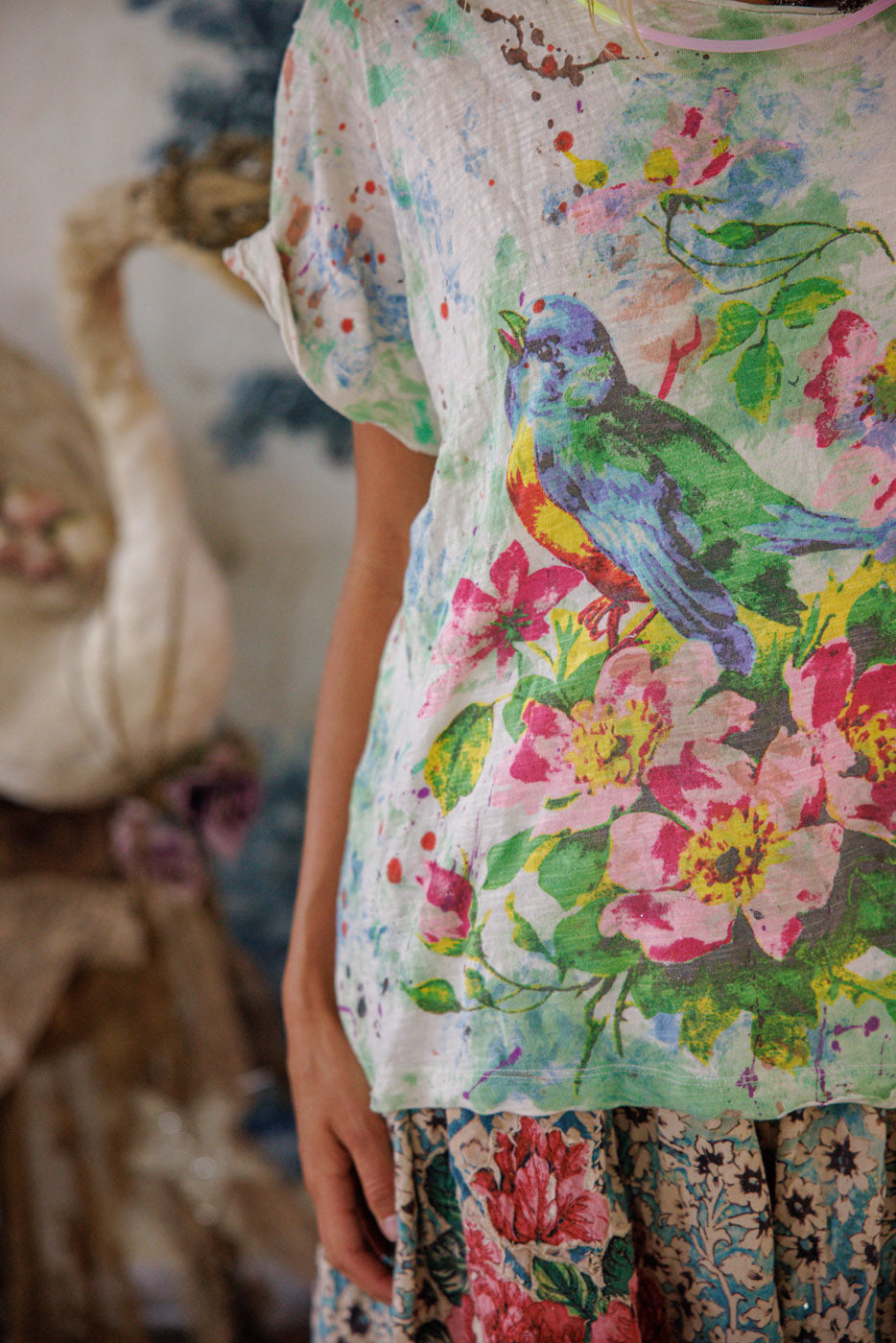 Magnolia Pearl Top 2567 Floral Songbird Art Class T